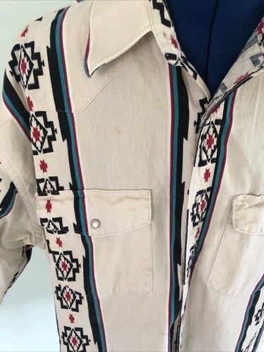 VINTAGE Wrangler Aztec Checotah Short Sleeve Pearl Western Snap Shirt Size XL - Picture 2 of 9
