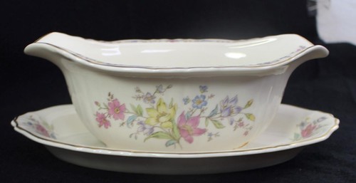 Syracuse Briarcliff Group of 14 In Platter & Gravy Boat with Attached Underplate - Picture 7 of 11