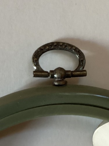 Vintage Flexi-hoop FERN GREEN 5” Needlework Hoop/frame W/Metal Hanger 88524-2 - Picture 3 of 3