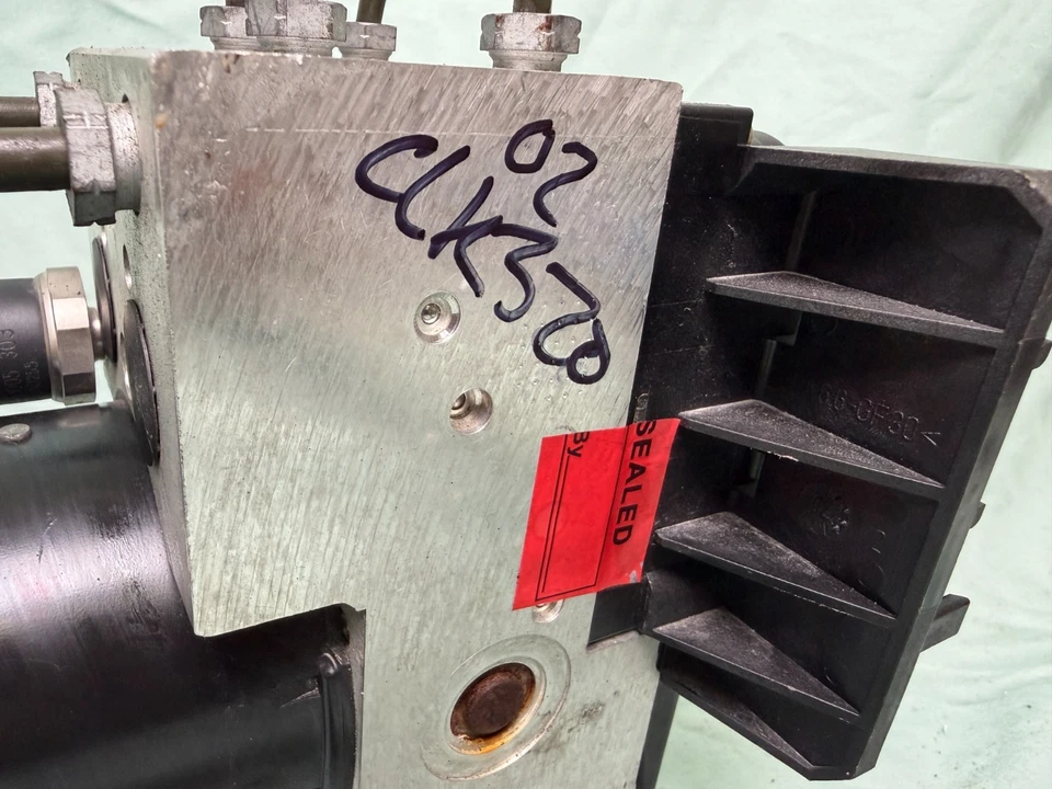 00-03 梅赛德斯 W210 W208 E320 CLK430 CLK320 ABS 防锁制动泵 0130108096 — 第 2/4 张图片