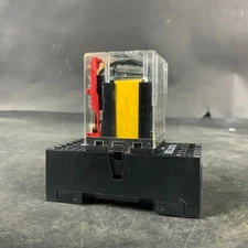 ELESTA SKR115A RELAY W/ ZAM000 SOCKET ($20 OBO)