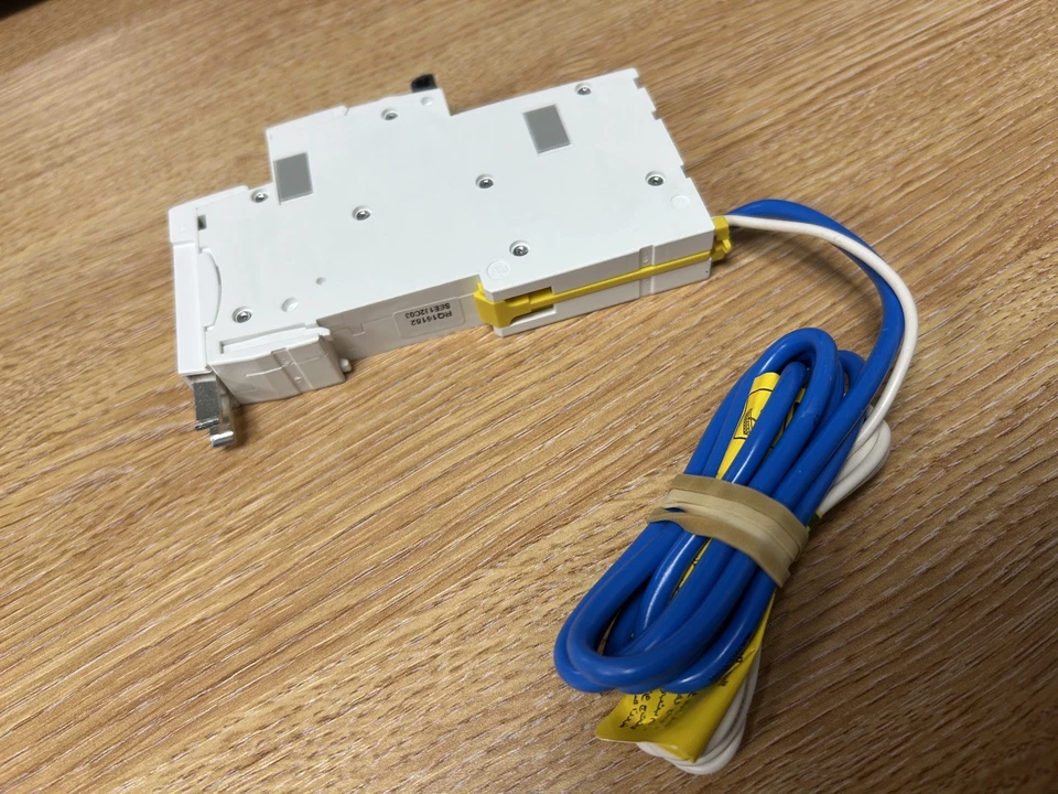  8 x NEW Schneider Acti 9 RCBOs (various sizes) - Image 2 of 4