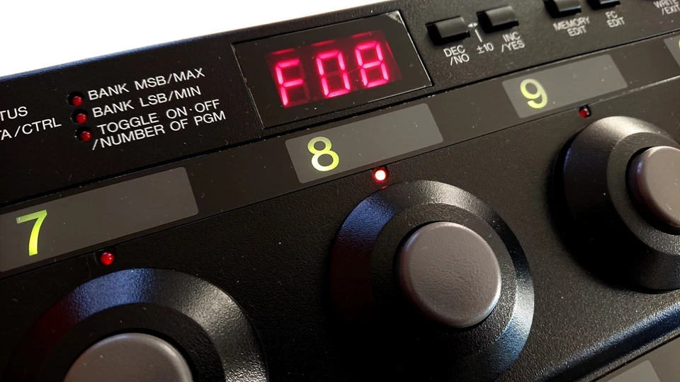 Yamaha MFC10 pedaliera MIDI Foot Controller Made in Japan con alimentatore - Immagine 2 di 4