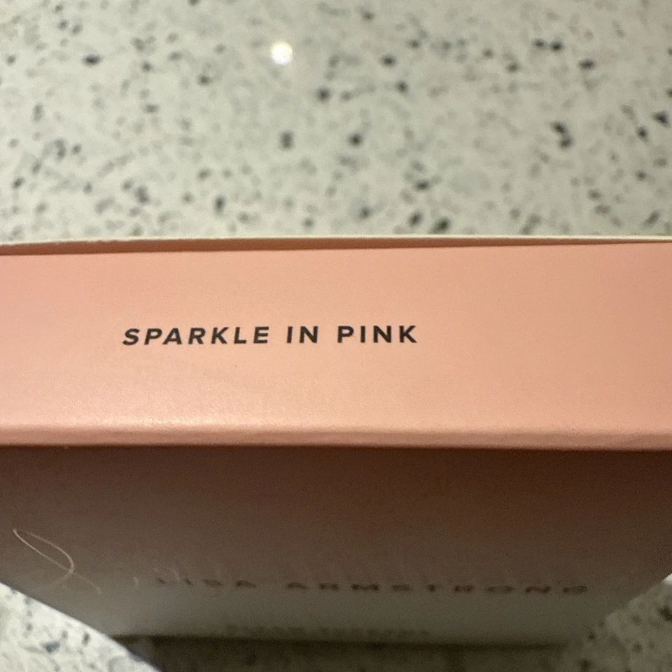 Avon Lisa Armstrong Gleam Supreme Highlighter Powder Shade *Sparkle In Pink*BNIB - Image 3 of 3