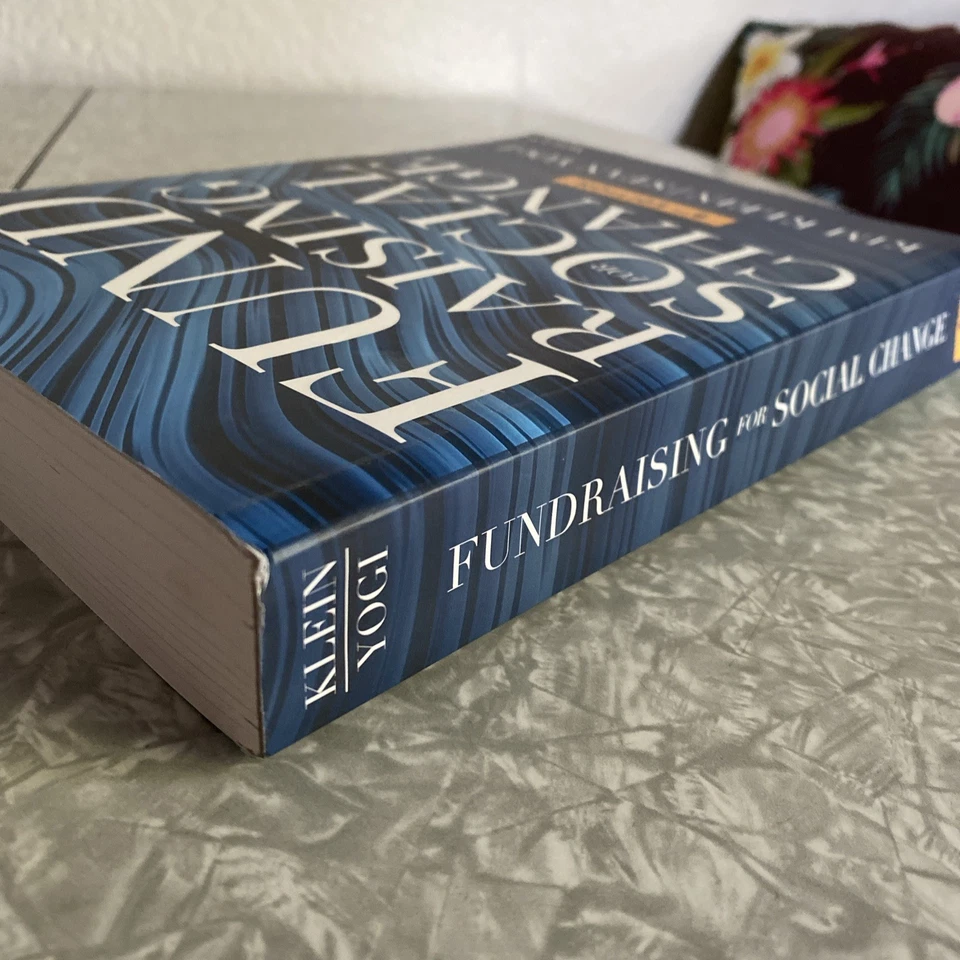 Fundraising for Social Change Kim Klein Stan Yogi Textbook 8th 2022 Paperback Foto 2 de 4
