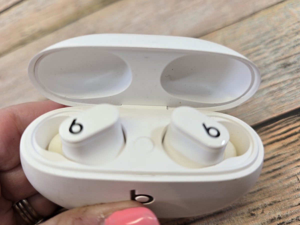 Apple A2512 Beats Studio Buds Bluetooth Earbuds in Case - White | eBay