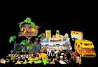 PLAYMOBIL LOT VINTAGE AND MODERN MIXED LOT SEE PHOTOS