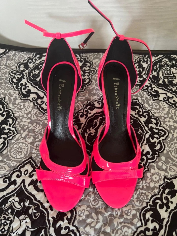 Sandalias Fahrenheit antigravedad en rosa neón con tiras para mujer talla 8 Foto 2 de 4