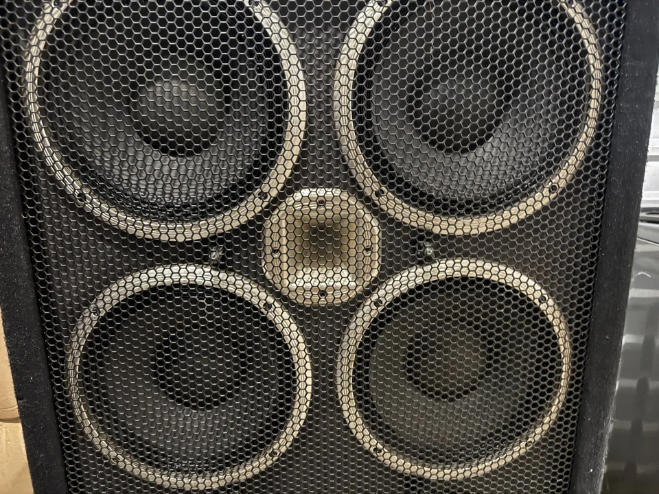 Behringer Ultrabass BB810 8x10 Bass Cabinet Speaker – Vintage Powerful Sound - Image 3 of 4