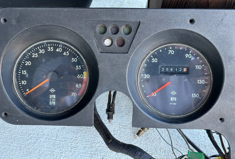 1969 - 1973 OPEL GT ORIGINAL DASHBOARD WITH ALL GAUGES & WIRING (NO RADIO) CLEAN - Imagem 2 de 4