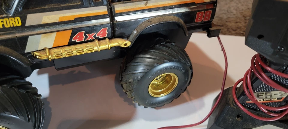 Steeracon Ford Off-Roader 4x4 Truck Radio Controlled RC w/ Remote - Image 4 of 4