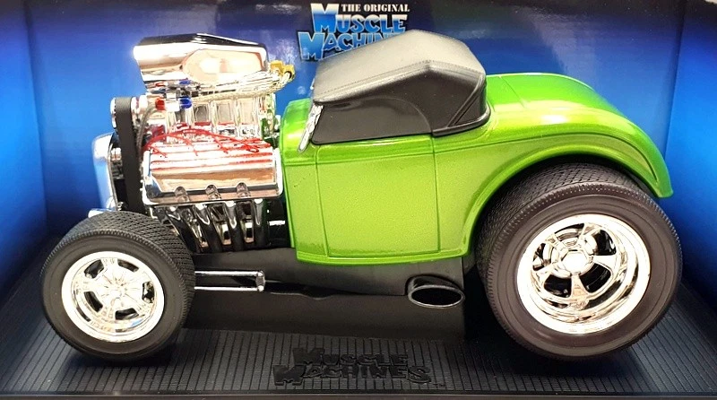 Muscle Machine 1/18 Scale Diecast 61198 - 1932 Ford Roadster - Green - Image 3 of 4