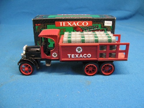 Ertl Texaco 1925 Kenworth Stake Bed Truck Die Cast Coin Bank Made in 1992 - Picture 2 of 10