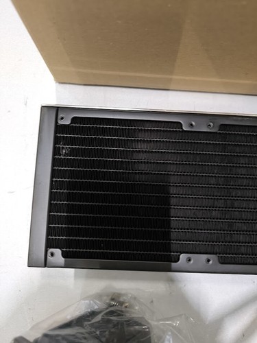 Lian Li 360mm Radiator - Used, No Fans, Cosmetic Wear - Photo 4/7