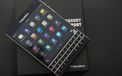 BlackBerry Passport - 32GB - Black (Unlocked) Smartphone