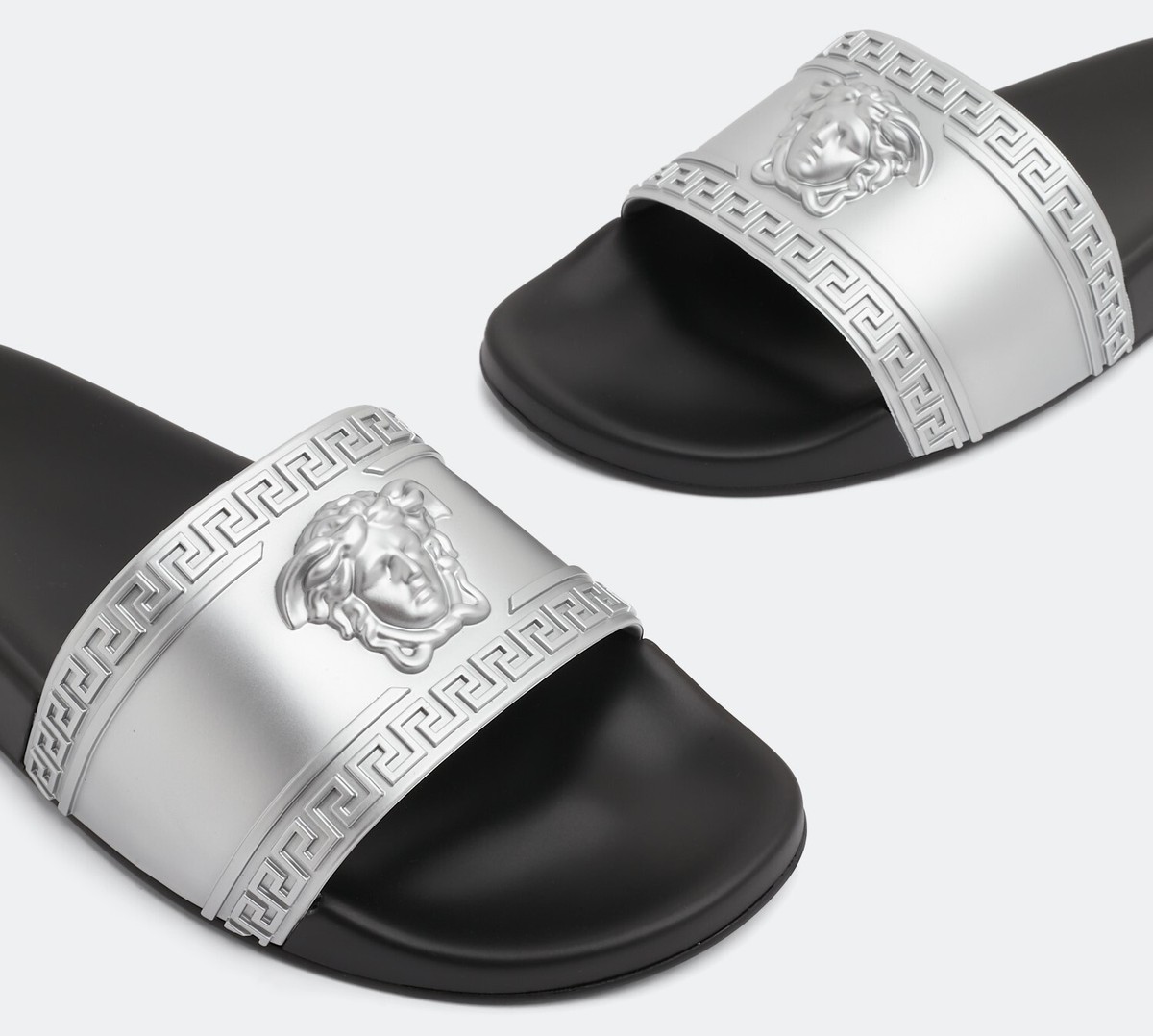 VERSACE Medusa Gomma Designer Rubber Slip-On Pool Slide  display picture 3