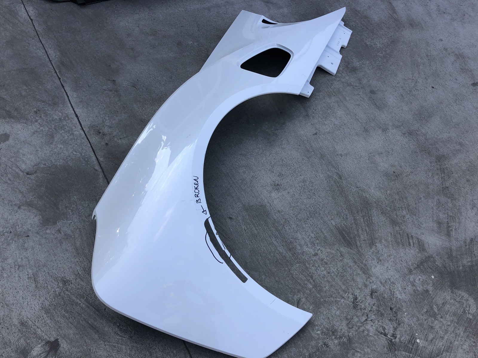 2015 2016 2017 2018 BMW i8 I8 RH RIGHT QUATER PANEL//BED SIDE OEM USED
