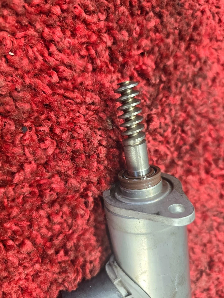 Actuador solenoide de distribución de válvula de motor BMW F01 F06 F10 F07 F15 OEM 56K Foto 2 de 4