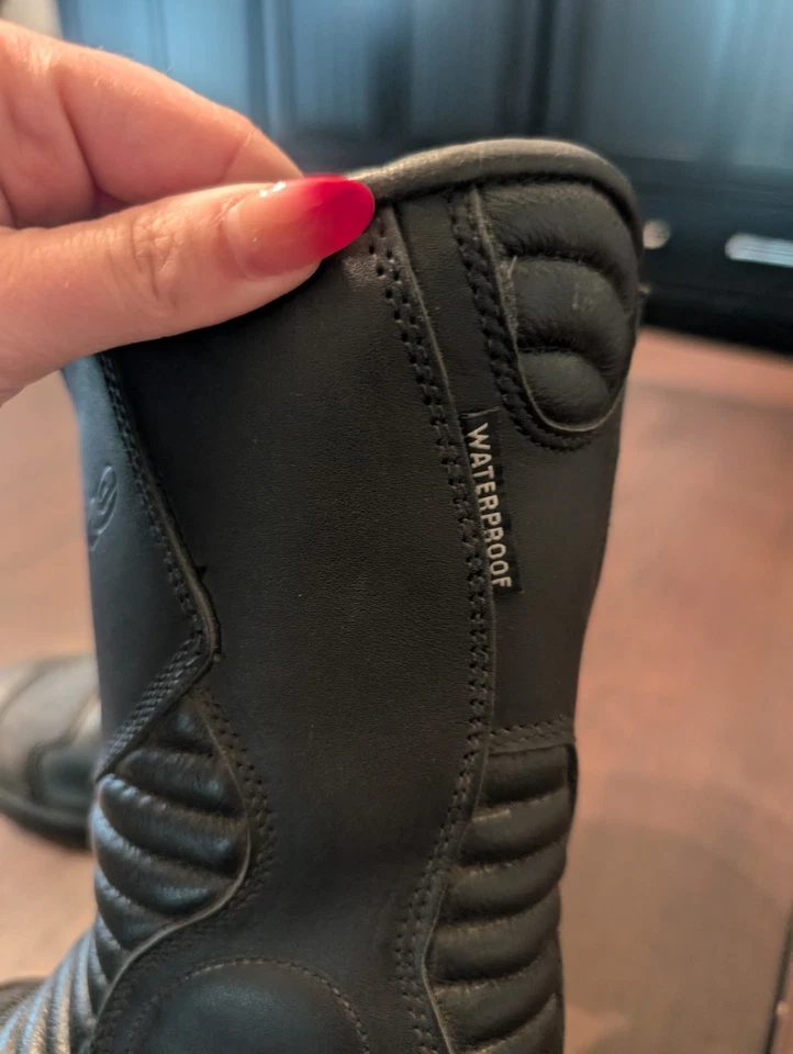 Botas de Motocicleta Gaerne Negro Rosa Street Touring Cremallera Lateral Talla 6 EE. UU. Impermeables Foto 2 de 4