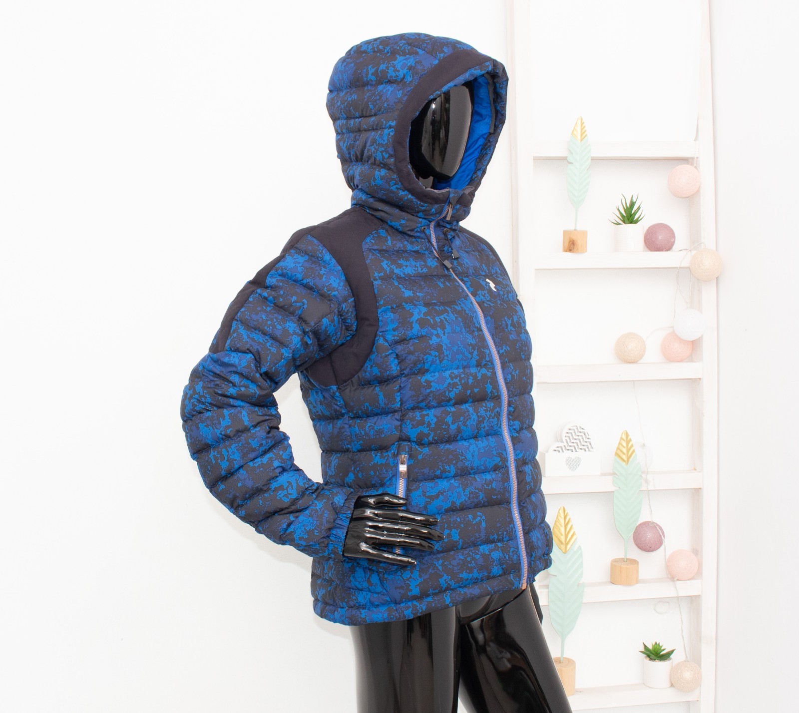 PEAK PERFORMANCE Down Jacket Bagnes Print Blue Ca… - image 4