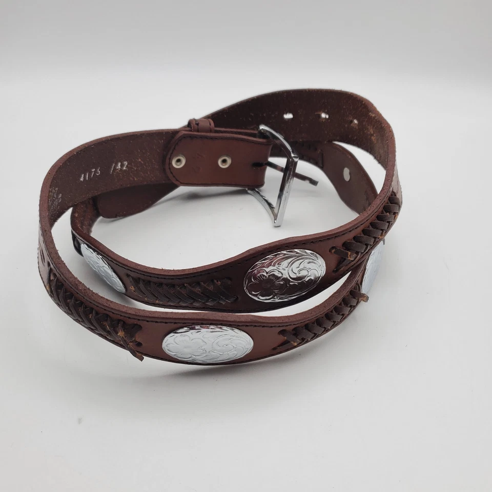 Cinturón Western 42 Marrón Cuero Tooled Tono Plateado Concho Algunas Puntadas Sueltas Foto 2 de 4