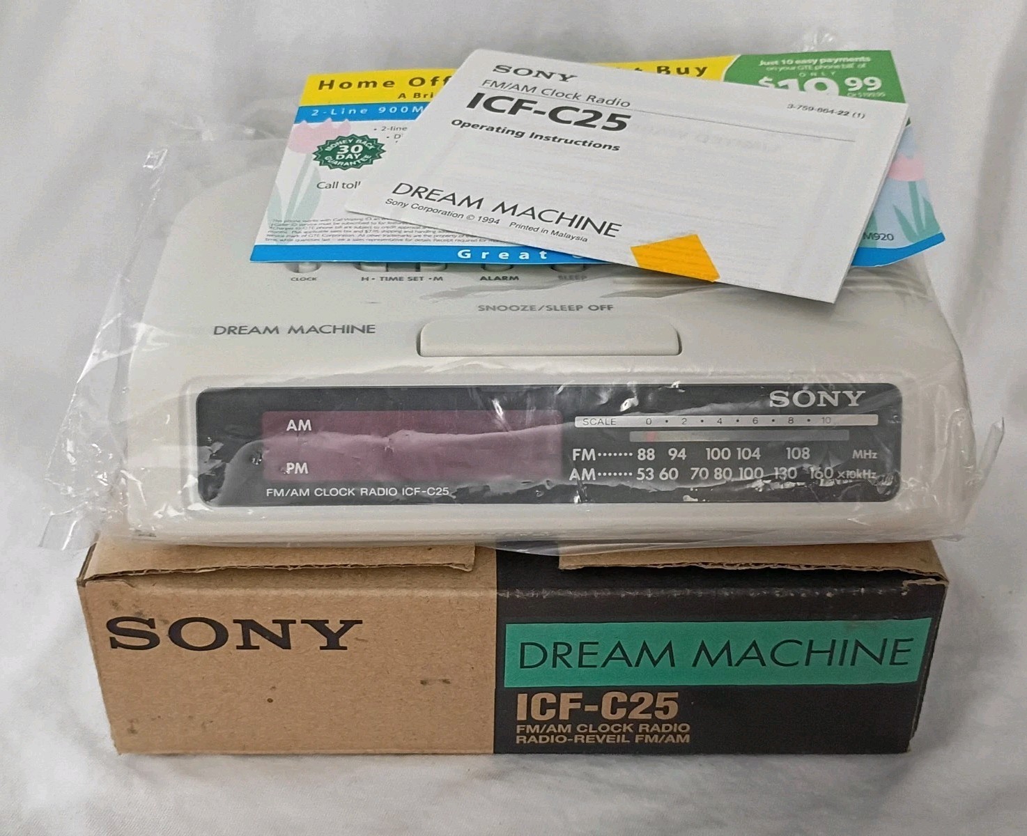 Vintage Sony Dream Machine Am/FM Digital Alarm Clock Radio ICF-C25 White Tested