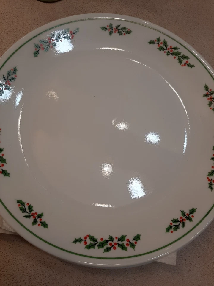 Corelle Winter Holly Dinner Plates (4) Discontinued Pattern - Image 2 of 4