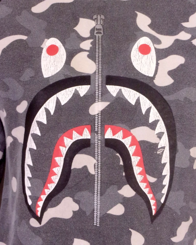 EUC A Bathing Ape BAPE Crew Sweatshirt Gray Camo Shark Camouflage Hip Hop Rap S - Image 2 of 4