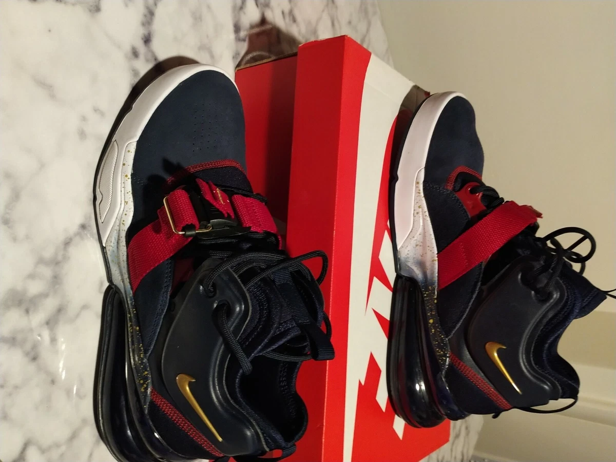 Boys nike air store force 270