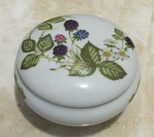 Vintage Takahashi San Francisco Round Berry Print Porcelain ceramic Trinket Box