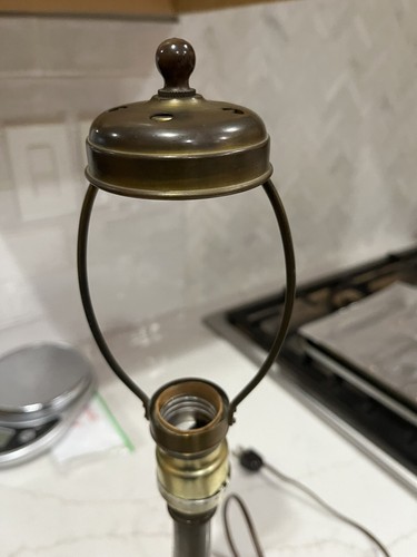 Vintage desk lamp, brass base, emerald green glass shade, Emeralite - Picture 8 of 14