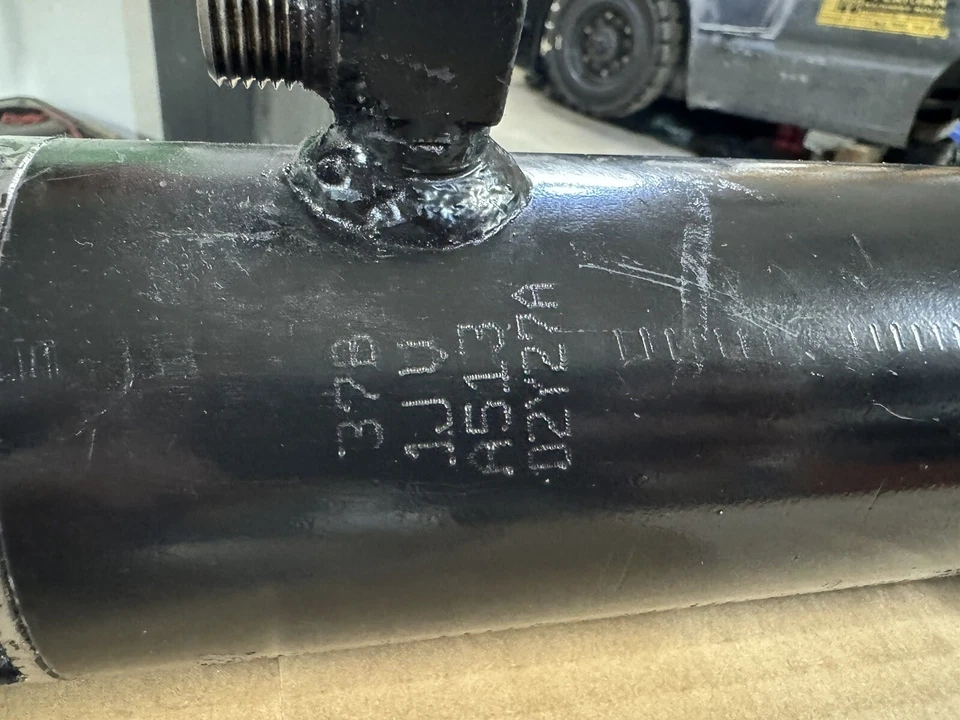 Forklift Tilt Cylinder Assembly 37B-1JV-A513 For Komatsu (GOOD USED) - Image 4 of 4