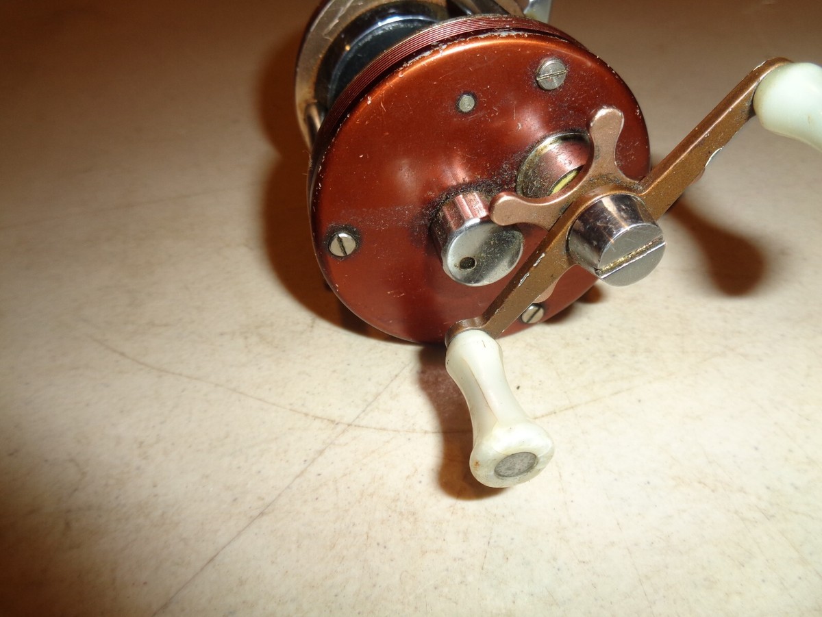 Vintage Heddon Heritage Mark III 40 Level Wind Fishing Reel Vintage Heddon Heritage Mark III 40 Level Wind Fishing Reel