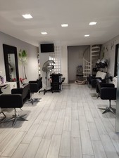 arredamento x parrucchiere completo..Gamma &Bross, nero ,pelle usato come nuovo 