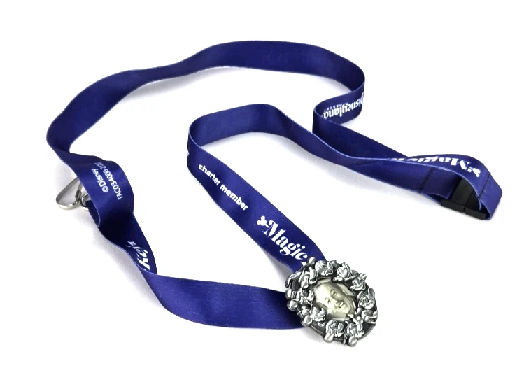 ディズニー　Lanyard medal Disney Lanyard Medal In Walt Disney World Patches & Pins (1968-Now