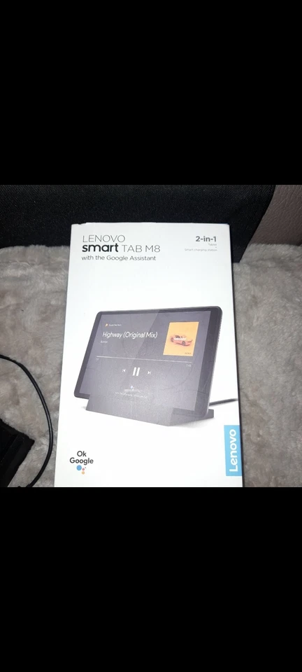 Lenovo Smart Tab M8 · 32GB · Cellular, foto 3 di 5