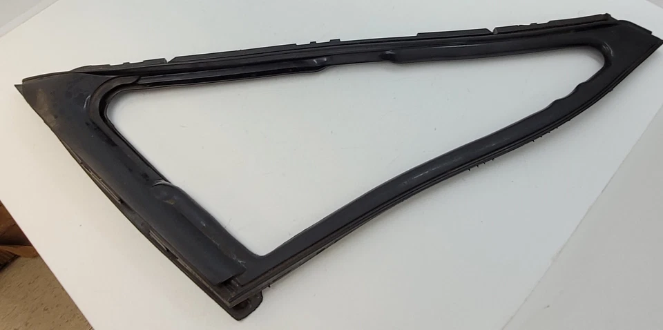 Plymouth Dodge C 1969-1971 carrocería ventilación lateral derecha ventana tira climática 2893450 nuevo de stock Foto 4 de 4