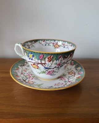 Große Tee- oder Schokotasse aus VPF Porzellan Minton Dekor