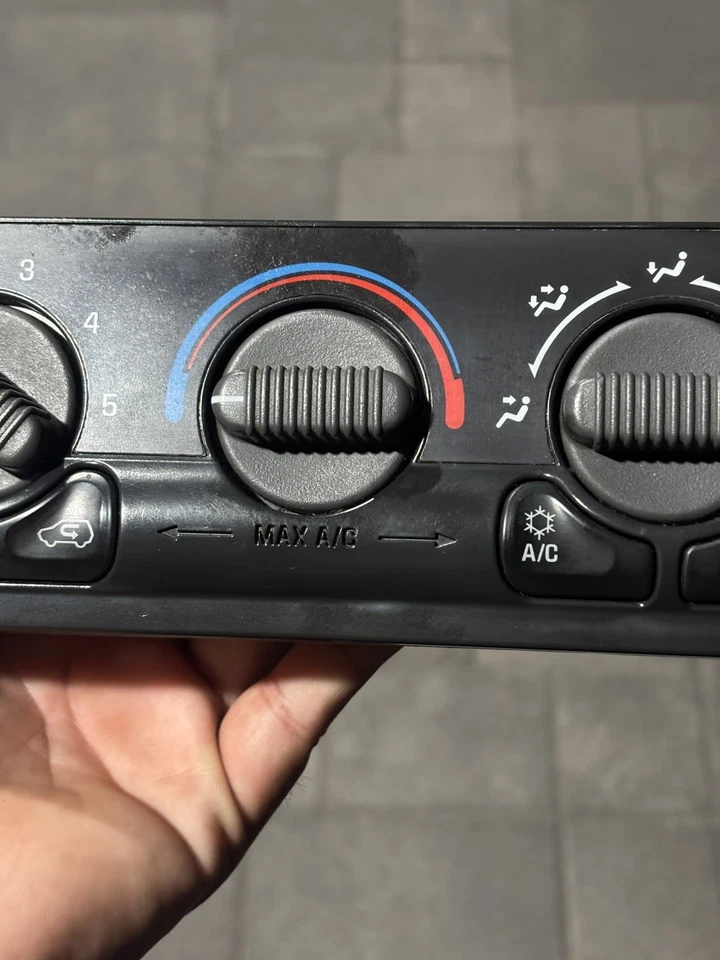 Оригинальный климат-контроль 2000-2002 Chevy Suburban Tahoe Silverado GMC Yukon 15054698 - Изображение 3 из 4