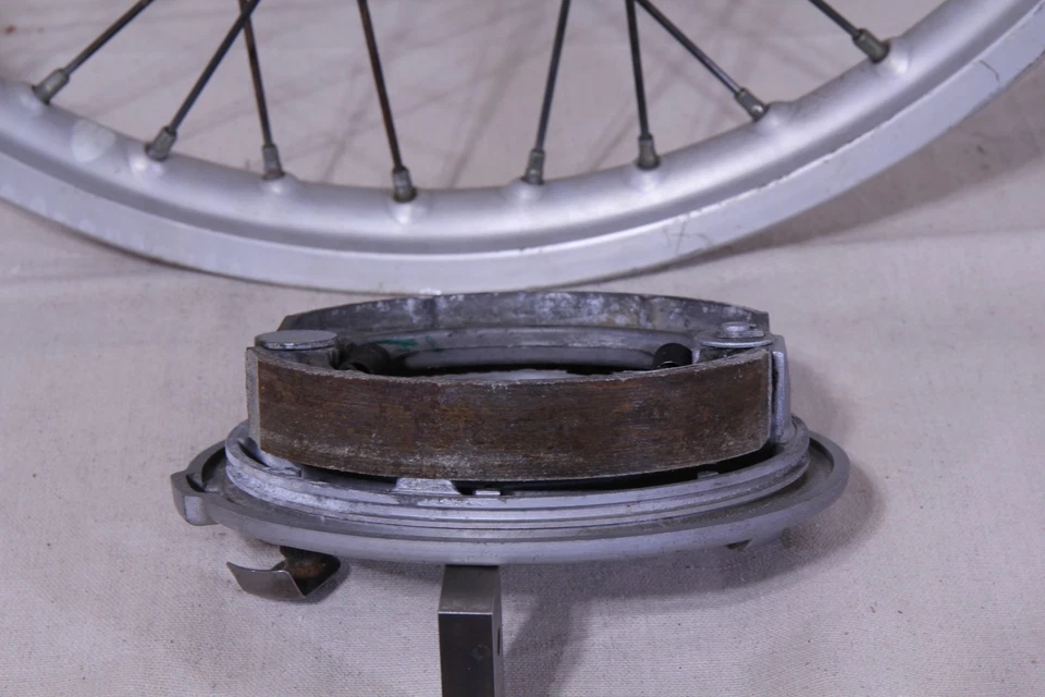 Honda XL250 XL350 MT250 1976 frenos de cubo de rueda delanteros de 21" Foto 4 de 4