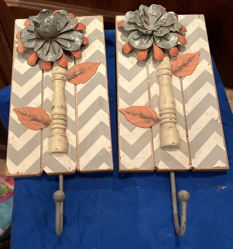 2 Farm House Rustic, Decorative Wall Hanging Coat Hooks