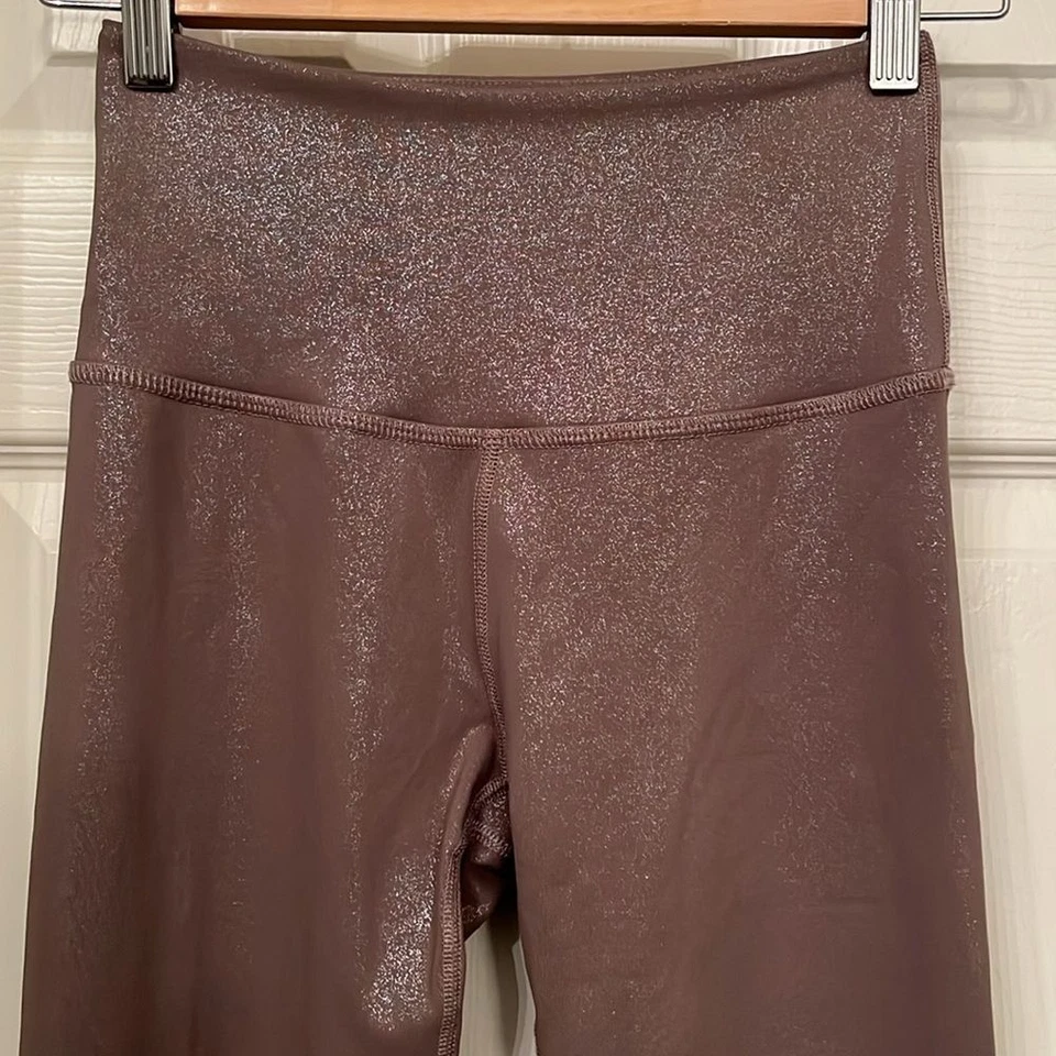 Beyond Yoga Gold Stardust Foil SoftShine High Waisted Midi Tights Sz L Athletic - Image 2 of 4