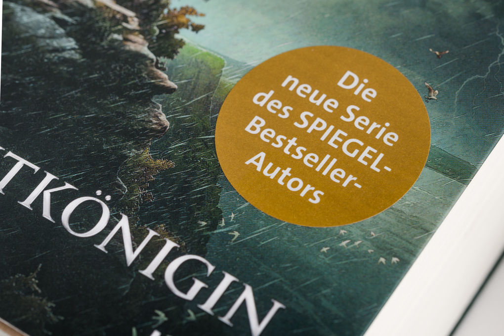 Thumbnail - Schattenelfen - Die Blutkönigin | Bernhard Hennen | 2021 | Deutsch