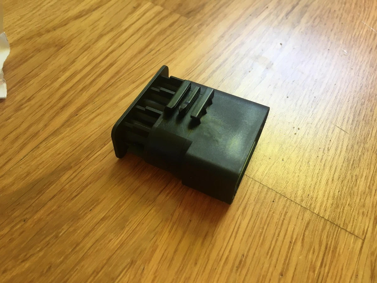 Mercedes-Benz Plug Housing A 055 545 29 28 64 Genuine OEM  