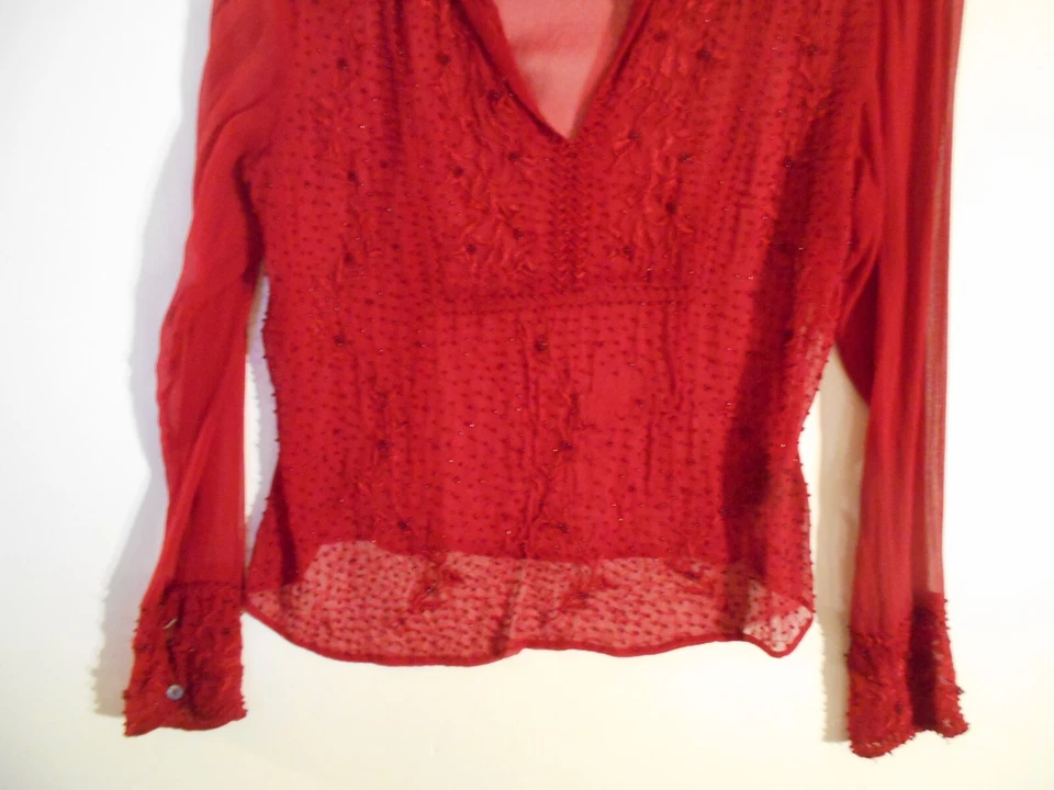 E.C.I. Blusa Mujer Roja Mediana Seda Semi Transparente Cuentas Glamour Silenciosa Lujo Foto 3 de 4