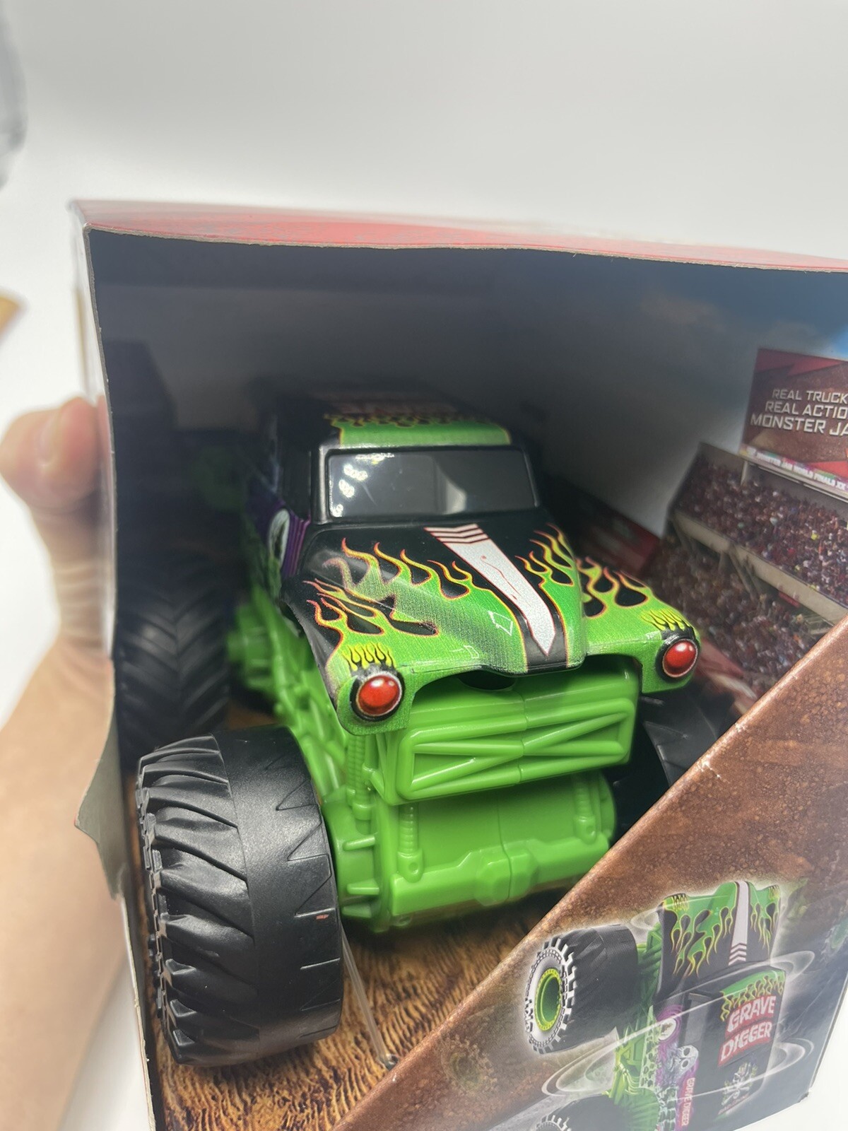 Picture 2 of 8