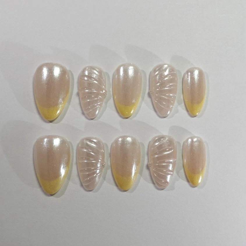 3D Chrome Yellow Nails Press On - Image 4 of 4