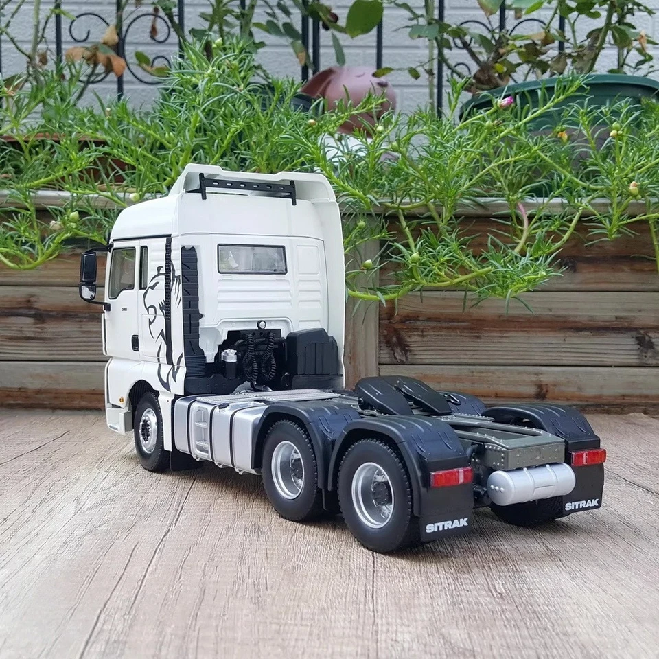 1/24 Scale SITRAK-C9H White Truck Tractor Diecast Car Model Toy Gift - Image 4 of 4