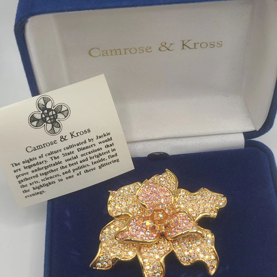 Broche Camrose Kross Firmado JBK Rosa Estrás Flor Brillos Iridiscentes Foto 3 de 4