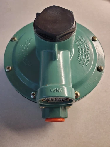 NEW Emerson Fisher R222-BAF 2nd Stage LP Gas Compact Regulator 9.5-13" 1/2" NPT